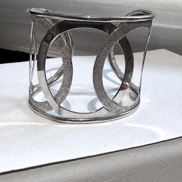 ✨Beautiful Edgy Vintage Brushed and Polished .925 Silver Sparkling Cuff Bracelet - Picture 11 of 16